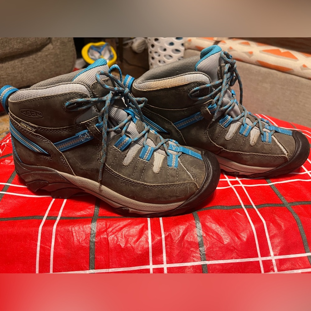 Keen hiking boots
